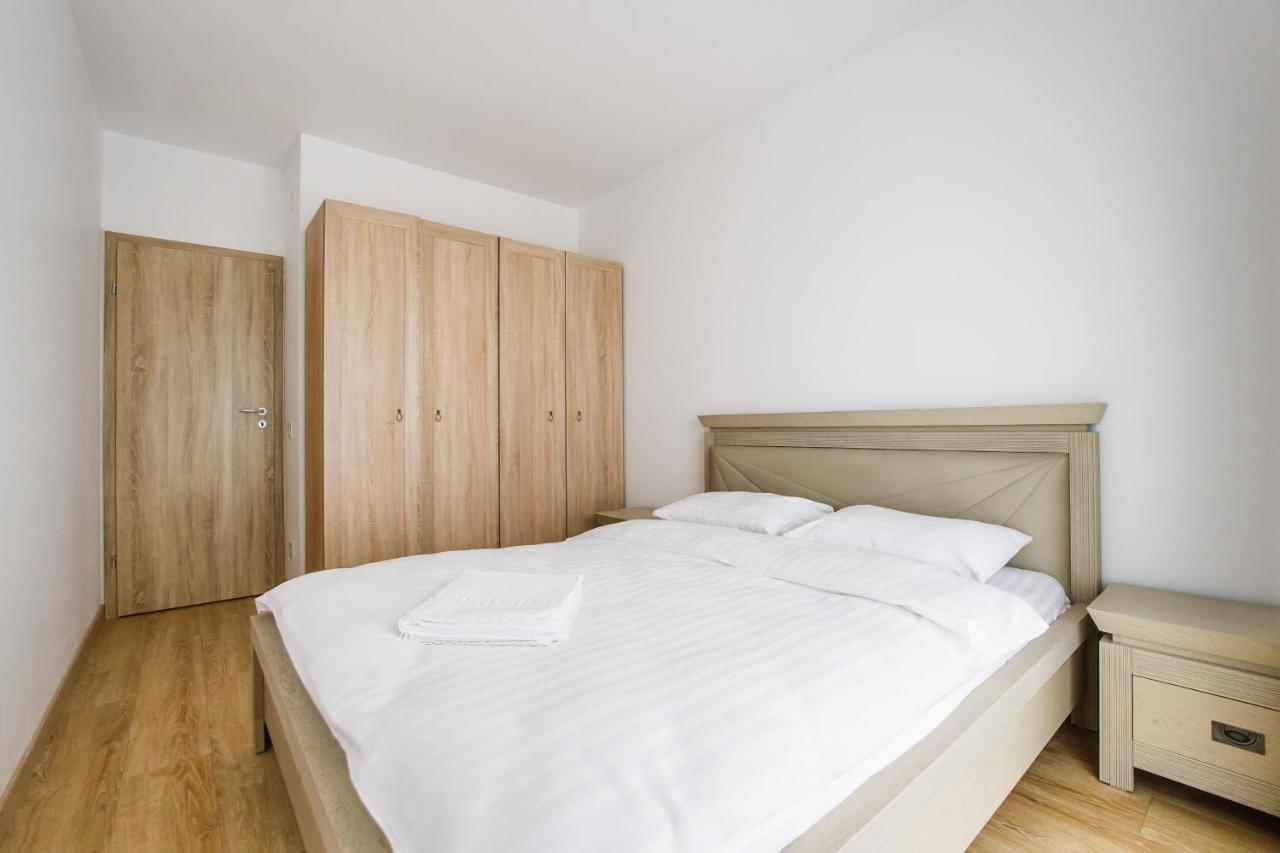 Sunny View 2 Bedroom Central Apartment Oradea Extérieur photo