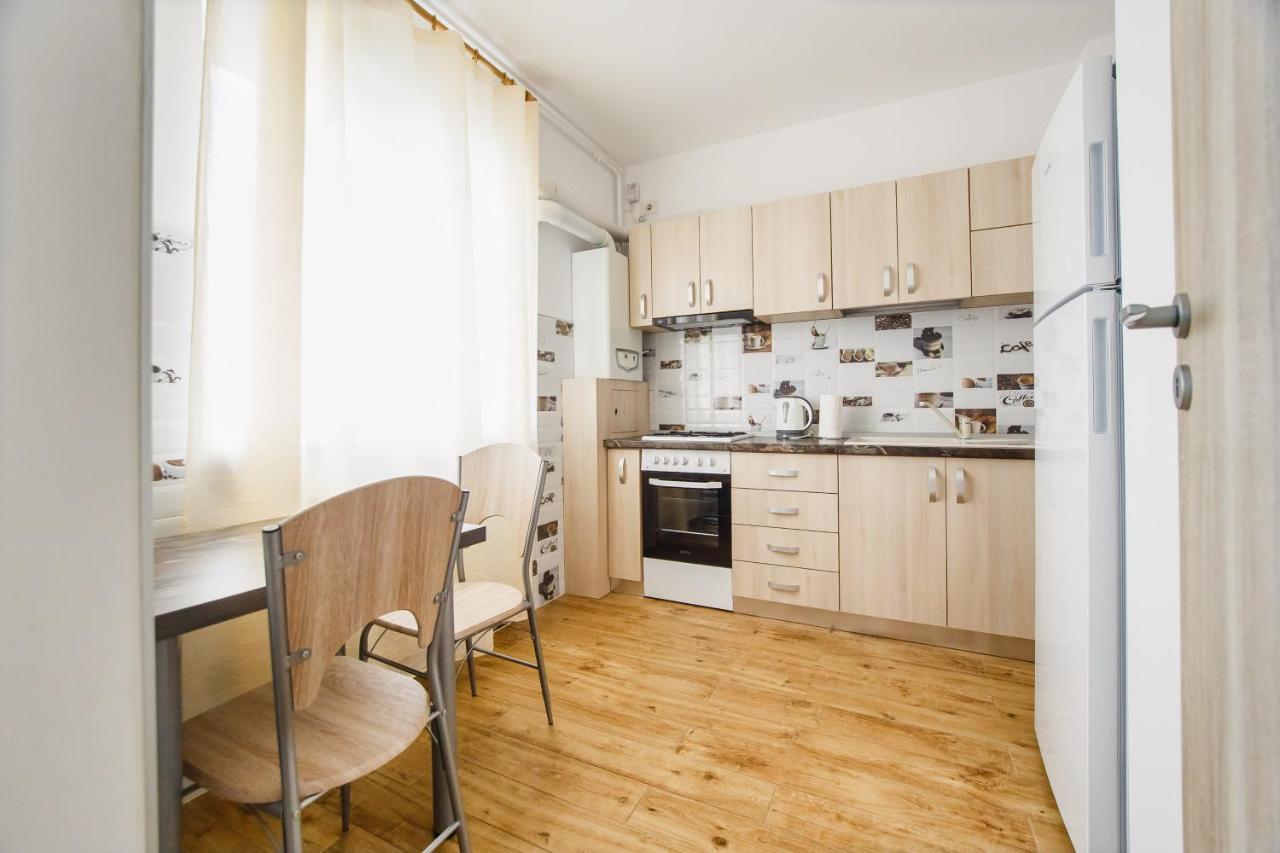Sunny View 2 Bedroom Central Apartment Oradea Extérieur photo