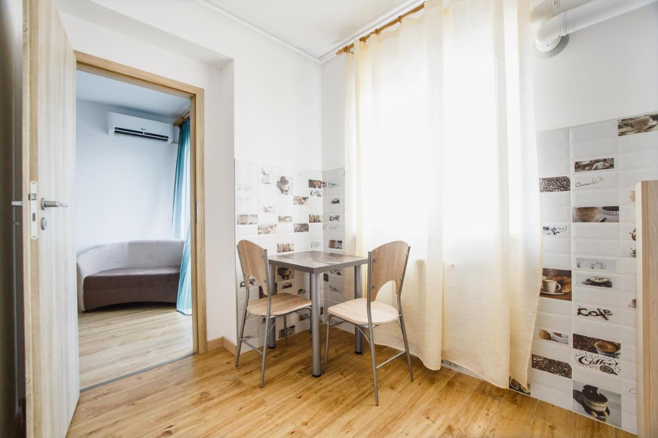 Sunny View 2 Bedroom Central Apartment Oradea Extérieur photo