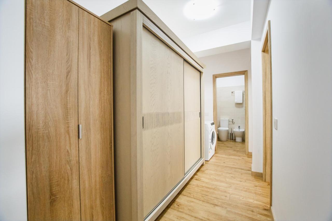 Sunny View 2 Bedroom Central Apartment Oradea Extérieur photo