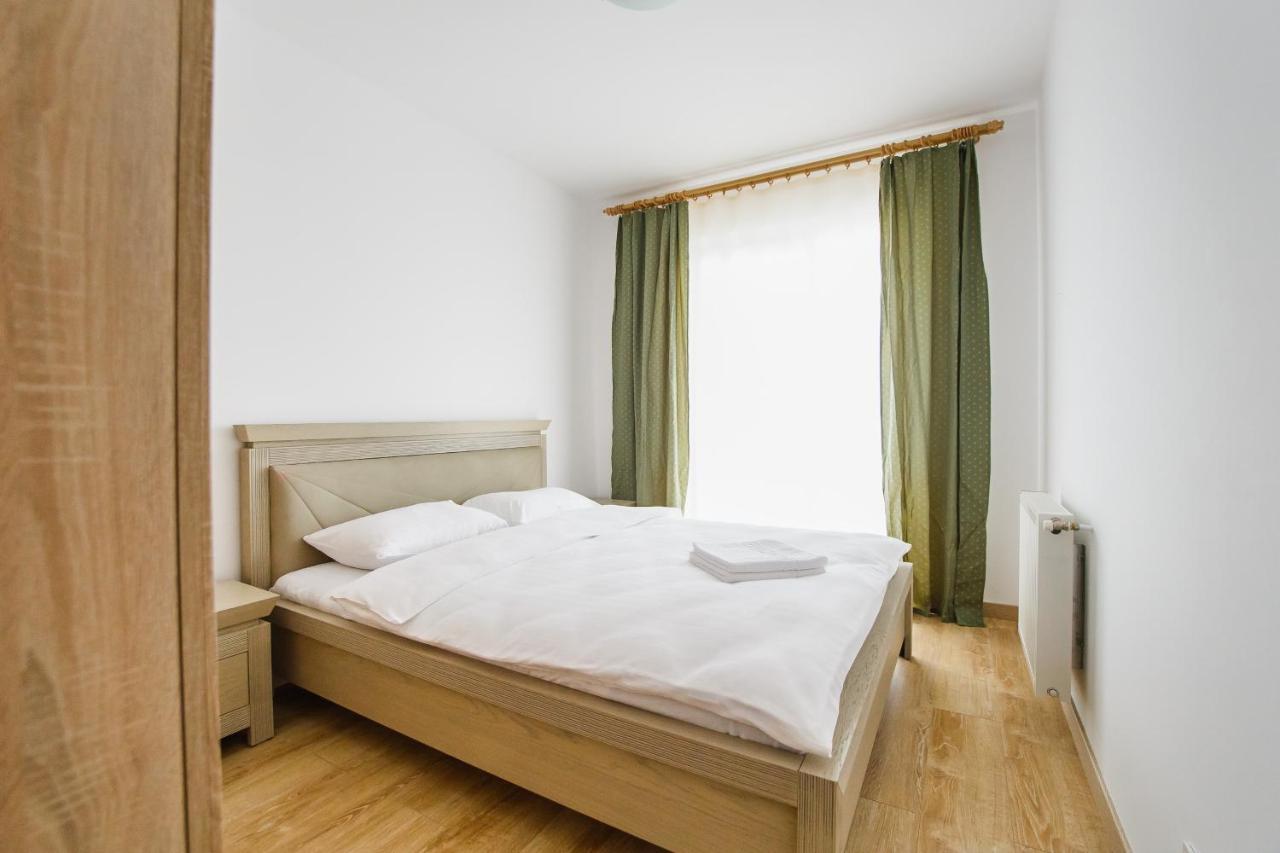 Sunny View 2 Bedroom Central Apartment Oradea Extérieur photo