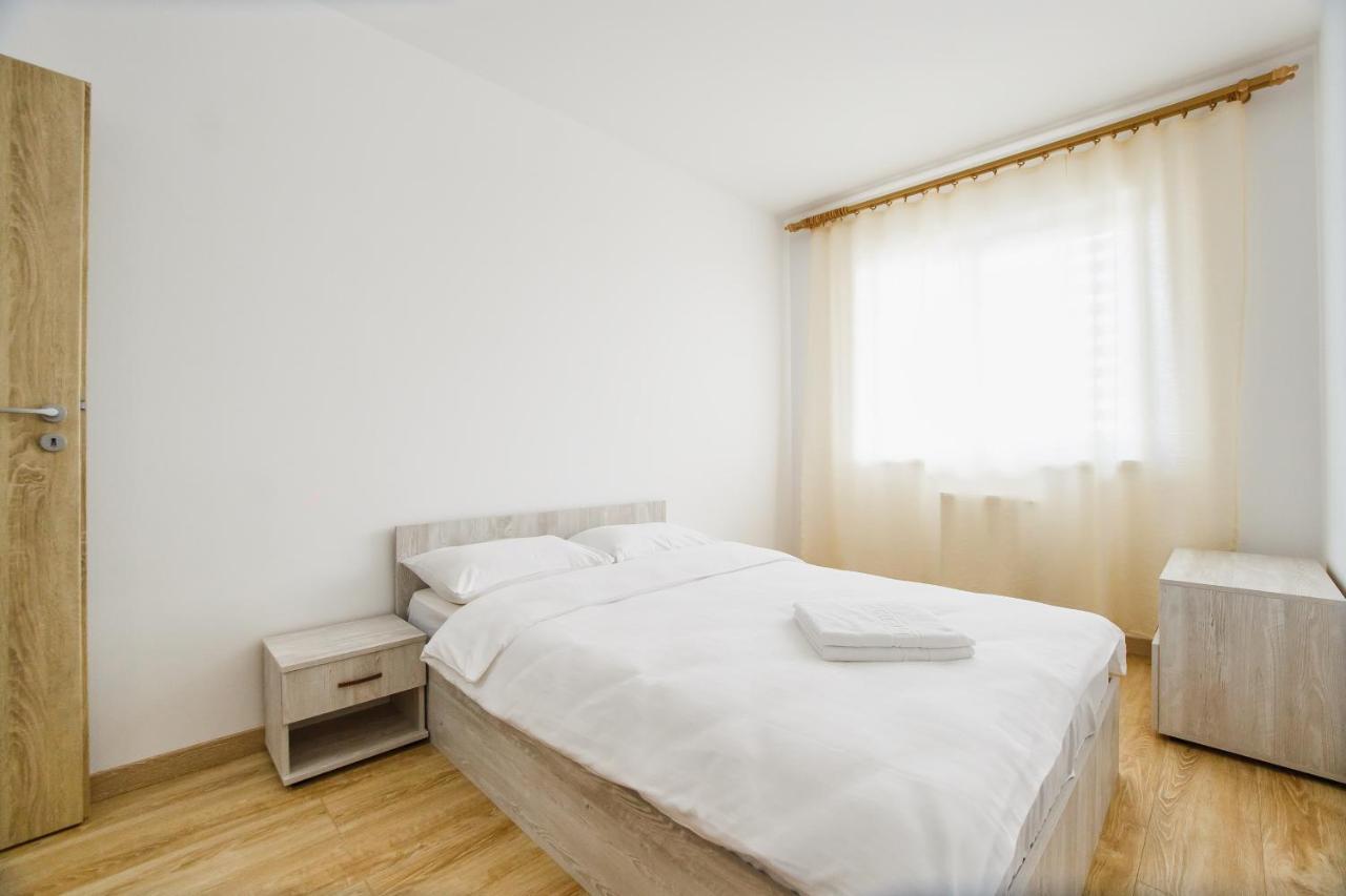 Sunny View 2 Bedroom Central Apartment Oradea Extérieur photo