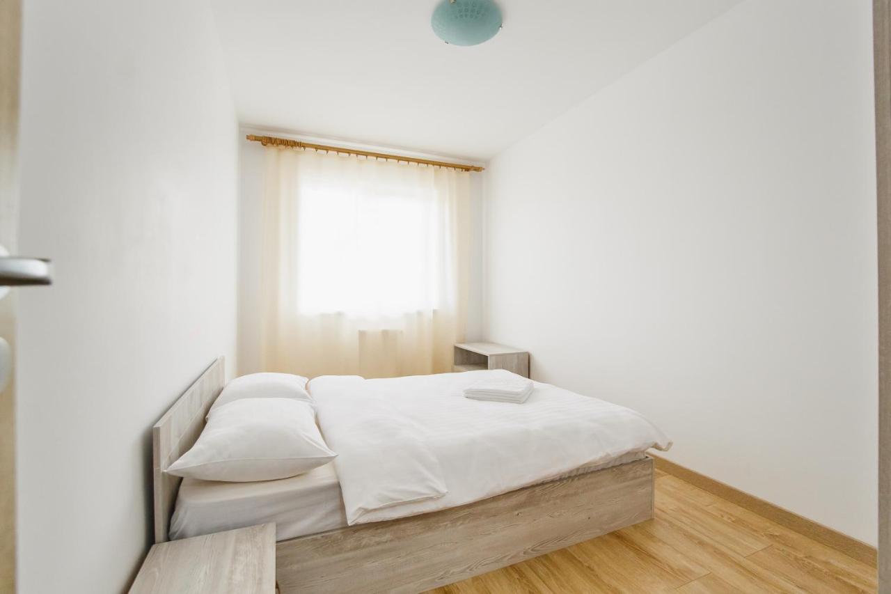 Sunny View 2 Bedroom Central Apartment Oradea Extérieur photo