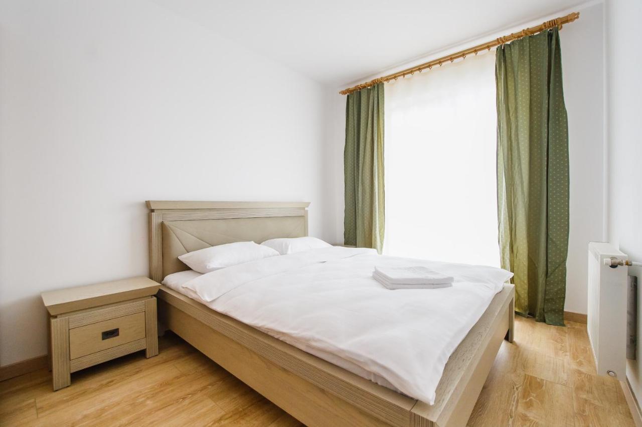 Sunny View 2 Bedroom Central Apartment Oradea Extérieur photo